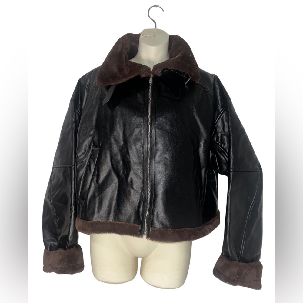 Pretty Little Thing Faux Fur‎ & Leather Cropped Jacket Size 12 NWT